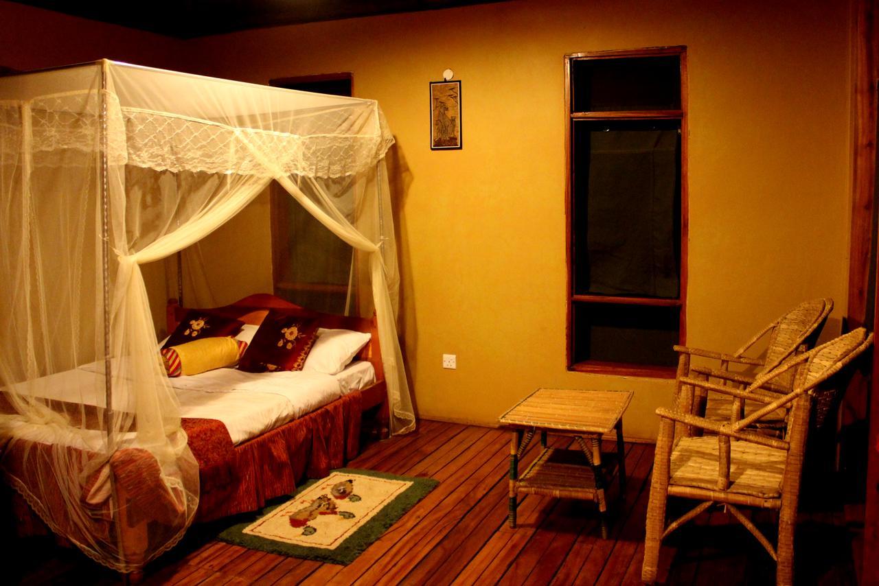 Irungu Forest Safari Lodge Katunguru Buitenkant foto