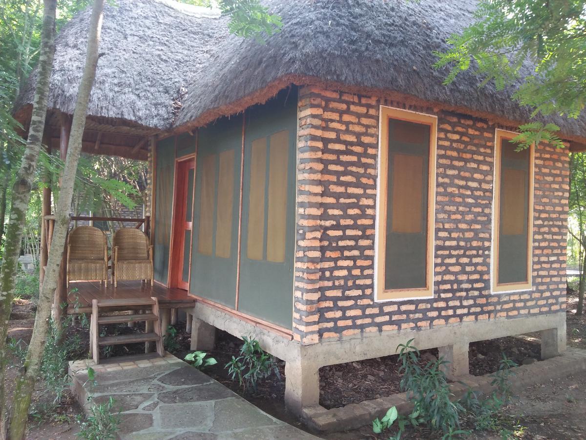 Irungu Forest Safari Lodge Katunguru Buitenkant foto