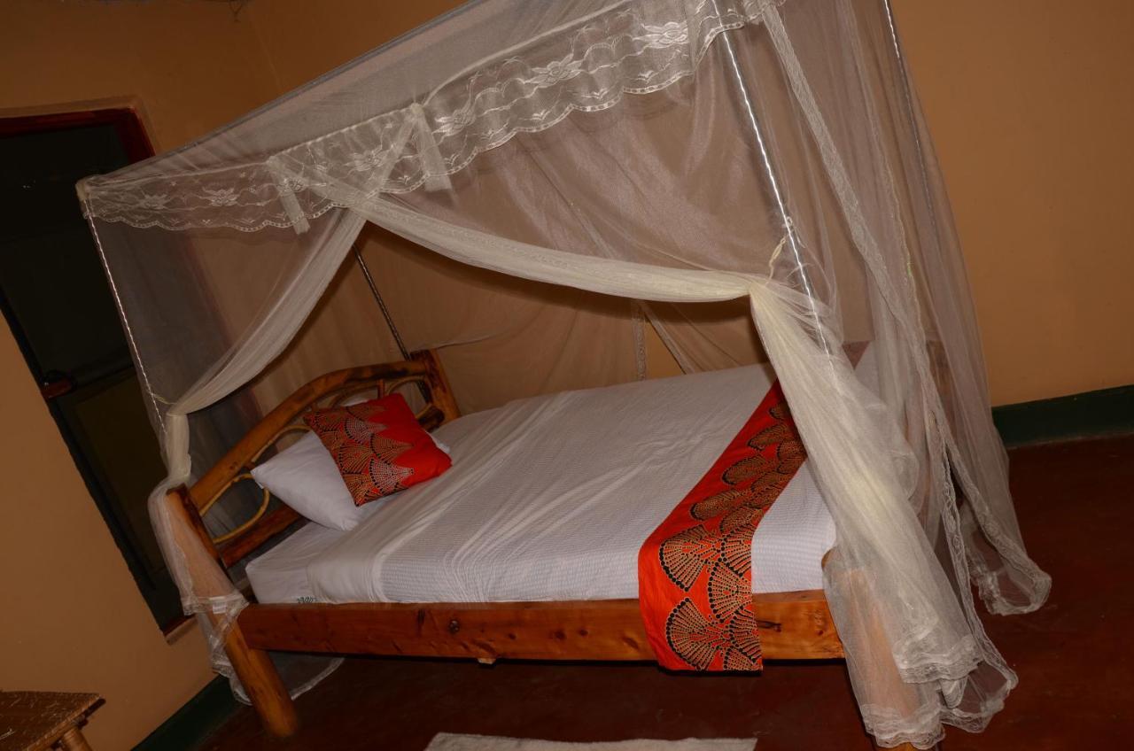 Irungu Forest Safari Lodge Katunguru Buitenkant foto