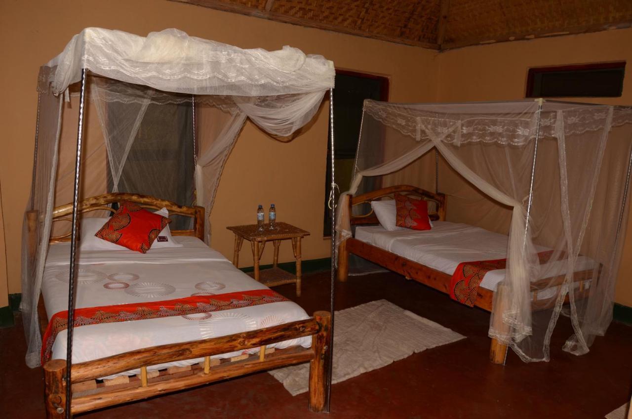 Irungu Forest Safari Lodge Katunguru Buitenkant foto