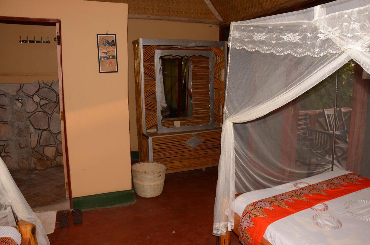 Irungu Forest Safari Lodge Katunguru Buitenkant foto