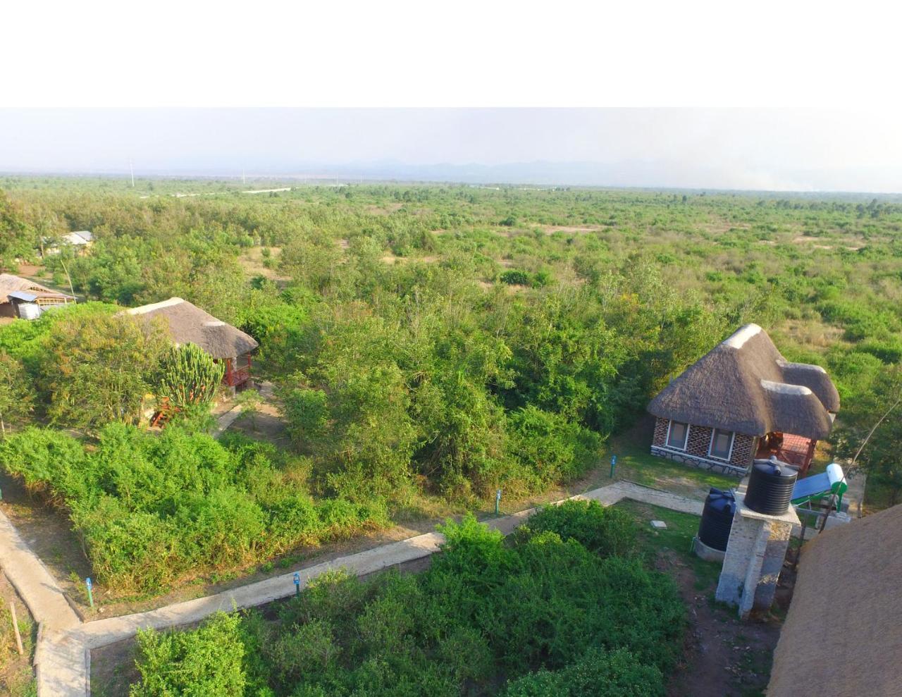 Irungu Forest Safari Lodge Katunguru Buitenkant foto