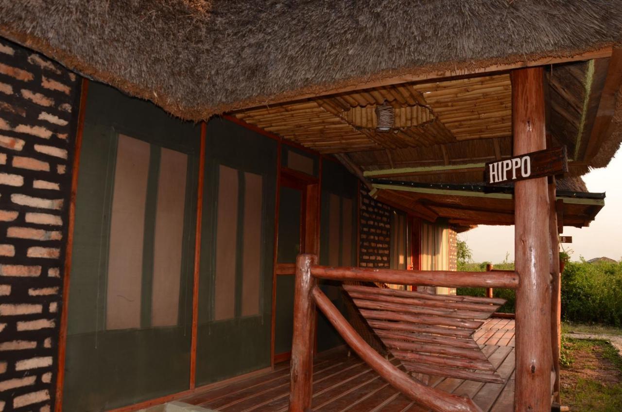Irungu Forest Safari Lodge Katunguru Buitenkant foto