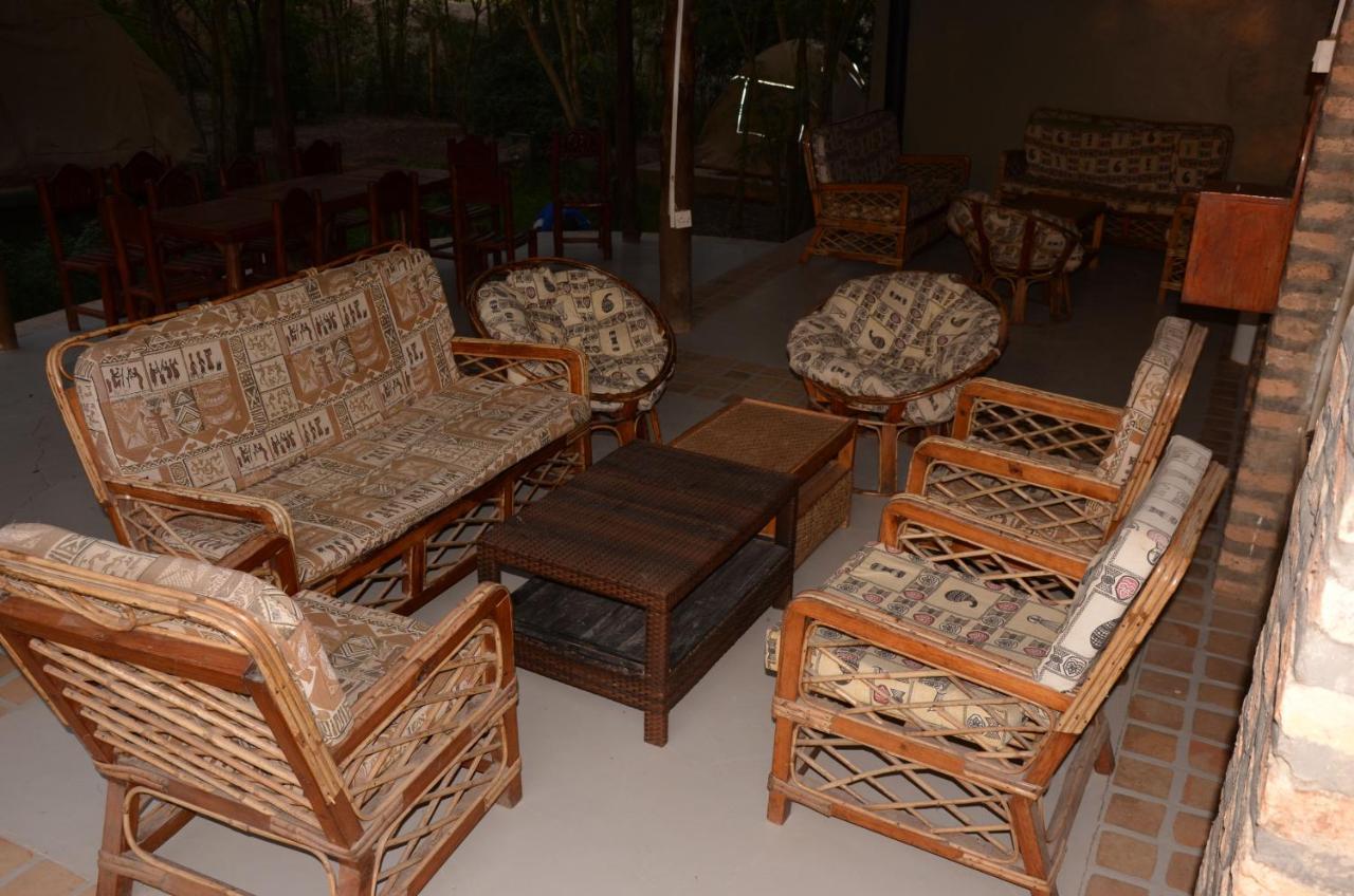 Irungu Forest Safari Lodge Katunguru Buitenkant foto
