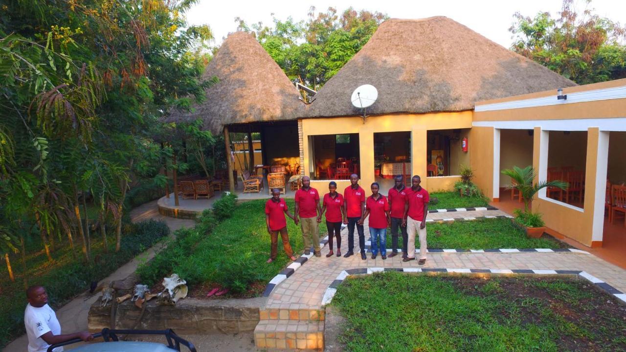 Irungu Forest Safari Lodge Katunguru Buitenkant foto