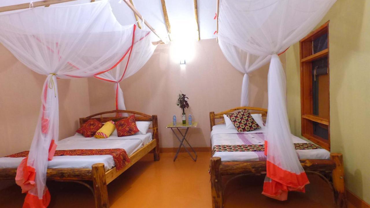 Irungu Forest Safari Lodge Katunguru Buitenkant foto