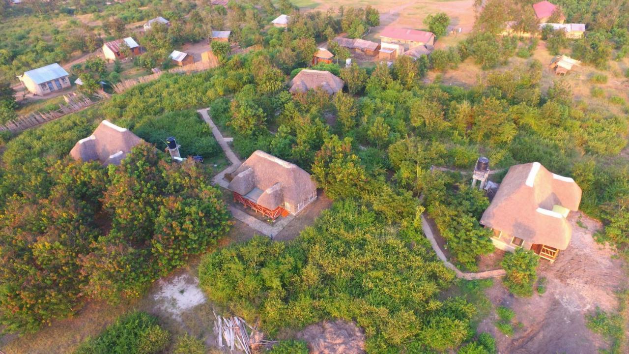 Irungu Forest Safari Lodge Katunguru Buitenkant foto